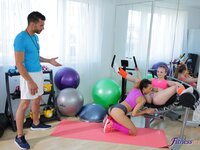 Fitness Rooms - Milf and petite nymph gym threesome - 04/17/2021